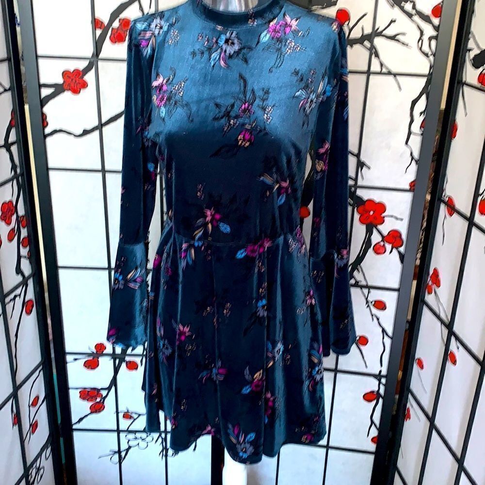 C label velvet blue floral dress size Small with bell sleeve